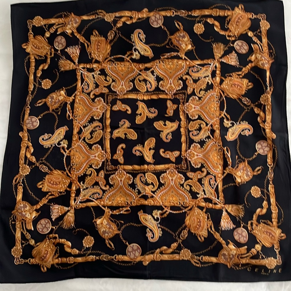 Woman’s scarf by Celine Paris